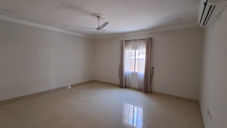 Tubli, Apartments, Flats, Houses & Villas, BHD 300/month,  3 BR,  Flat For Rent In Tubli Without EWA