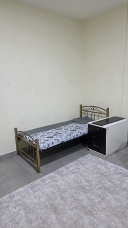 Al Batha, Bedspace For Rent, SAR 400/month,  Batha Inzaj Bank Building Metro Station Distance 30 Second