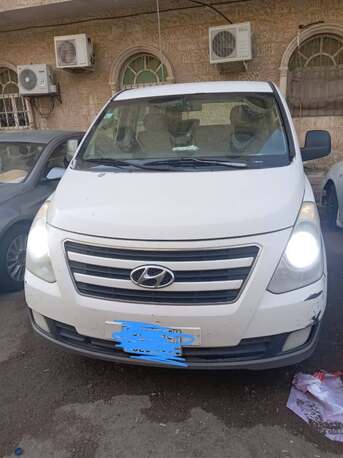 Jeddah, Vehicles, Cars & Trucks , SAR 40000,  Hyundai H1,  2016,  Automatic,  313000 KM,  Well-maintained And Family-used Hyundai H-1, Model  Available For Sale