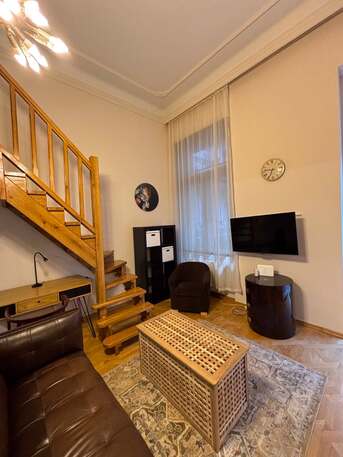 Budapest, Apartments, Flats, Houses & Villas, HUF 250/month,  Furnished,  1 BR,  48 Sq. Meter,  Elegant Loft Apartment For Rent By Owner In The Heart Of Budapest