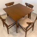 SAR 850,  Table With 4 Chairs