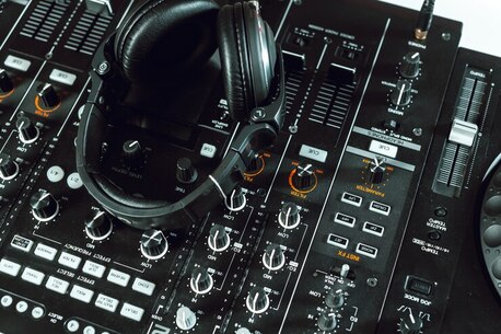 New York, Event Planning, Top-Tier DJ Mixer Rentals In Brooklyn | Paradox Productions