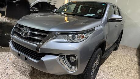 Riyadh, Vehicles, Cars & Trucks , SAR 72000,  TOYOTA FORTUNER,  2017,  Automatic,  100000 KM,  4 CYLINDER 2,7 LITER ORIGINAL CONDOTION 7