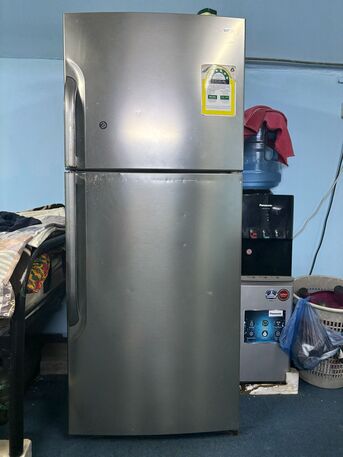 Al Wizarat, Household Items, SAR 01,  SAR 800, Full-Size Daewoo Refrigerator For Sale