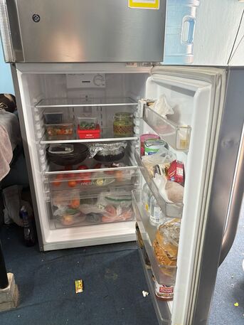 Al Wizarat, Household Items, SAR 01,  SAR 800, Full-Size Daewoo Refrigerator For Sale