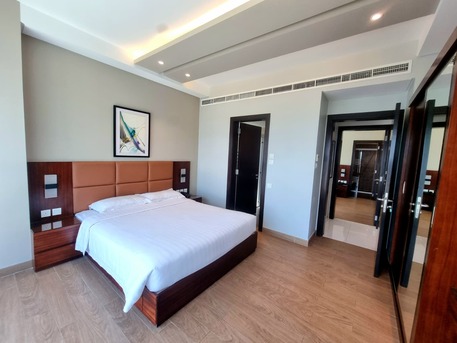 Amwaj Islands, Apartments, Flats, Houses & Villas, BHD 500/month,  Furnished,  2 BR,  125 Sq. Meter,  Sea View 2 BR FF Apartment With Balcony & WIFI & Housekeeping Amwaj Island