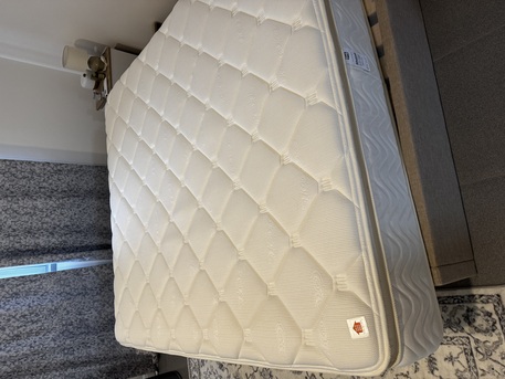 Jeddah, Furniture, SAR 2100,  Simmons Deep Sleep King Size Mattress - 180cm X 200cm