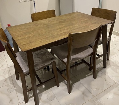 Dammam, Furniture, SAR 1400,  Full Sofa Set With Center Table And Carpet With Dining Tables And Free Household Items