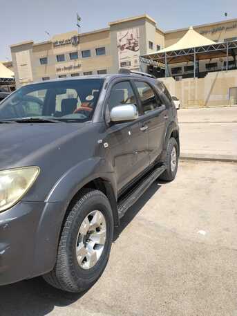 Riyadh, Vehicles, Cars & Trucks , SAR 36500,  Toyota Fortuner TRD,  2010,  Automatic,  400000 KM,  Toyota Fortuner 4x4 Drive
