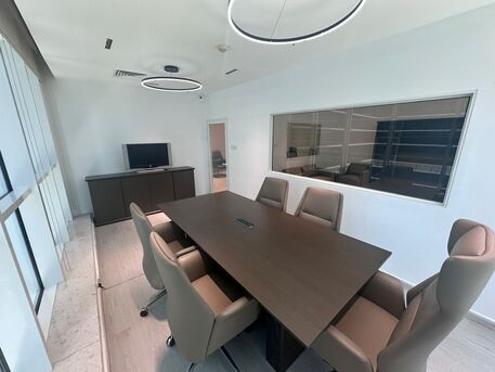Dubai, Offices, AED 140000,  818 Sq. Feet,  Large Office Space With Furniture And Other All Utilities For Rent / Ready To Occupy / Lak