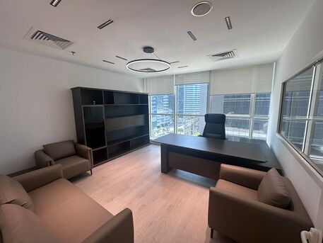 Dubai, Offices, AED 140000,  818 Sq. Feet,  Large Office Space With Furniture And Other All Utilities For Rent / Ready To Occupy / Lak