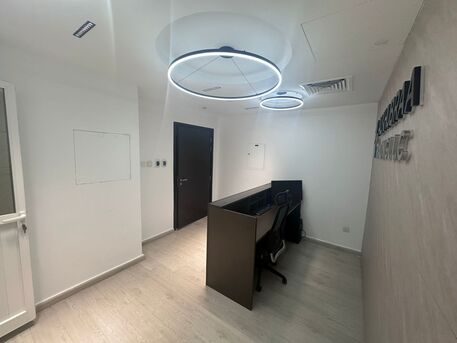 Dubai, Offices, AED 140000,  818 Sq. Feet,  Large Office Space With Furniture And Other All Utilities For Rent / Ready To Occupy / Lak