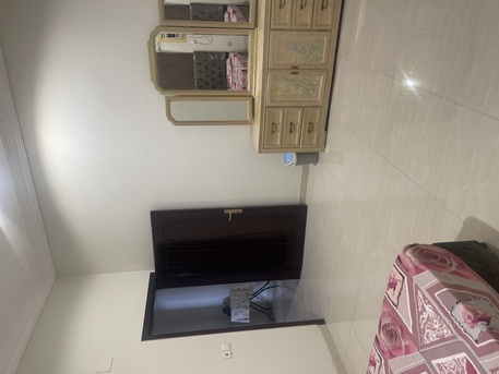 Madinah, Apts/Flats Wanted, SAR 750/month,  Furnished,  2 BR,  750/Month, Furnished, In 2 Bed Room Apartment 1 Furnished 1 Room Available For Rent
