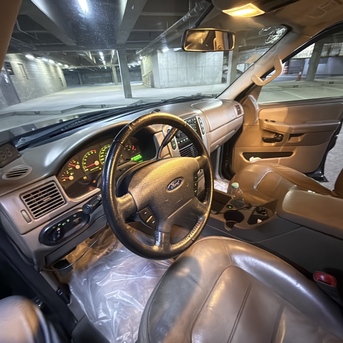 Tabuk City, Vehicles, Cars & Trucks , SAR 15500,  Ford Explorer XLT 4x4,  2005,  Automatic,  227855 KM,  Fahas (inspection): Valid (30/10/2026) Istemara (reg): Valid (26/04/2027) Features: 4x4