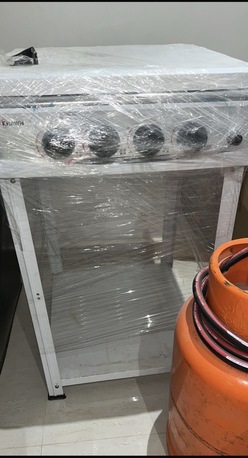 Al Qadisiyah, Household Items, SAR 400,  4 Burner Stove And Gas Cylinder