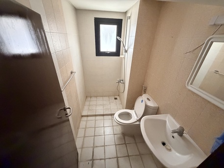 Adliya, Apartments, Flats, Houses & Villas, BHD 230/year,  3 BR,  Amazing Semi Furnished 3 Bedroom Apartment Available