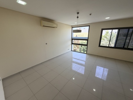 Adliya, Apartments, Flats, Houses & Villas, BHD 320/year,  2 BR,  Amazing Semi Furnished 2 Bedroom Apartment Available