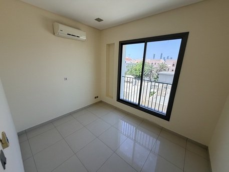 Adliya, Apartments, Flats, Houses & Villas, BHD 320/year,  2 BR,  Amazing Semi Furnished 2 Bedroom Apartment Available