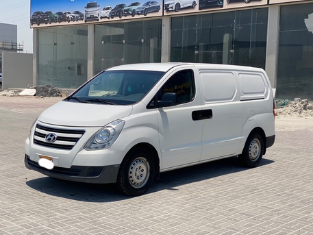 Manama, Vehicles, Cars & Trucks , BHD 3500,  Hyundai H1,  2018,  Manual,  178600 KM,  Hyundai H-1 2013 (Grey)