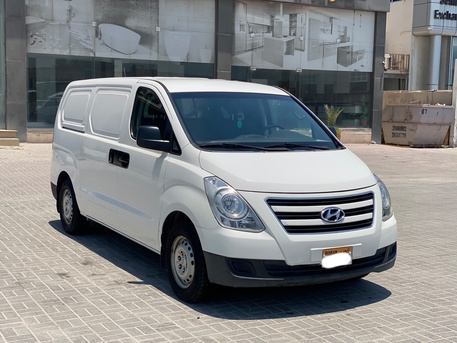 Manama, Vehicles, Cars & Trucks , BHD 3500,  Hyundai H1,  2018,  Manual,  178600 KM,  Hyundai H-1 2013 (Grey)