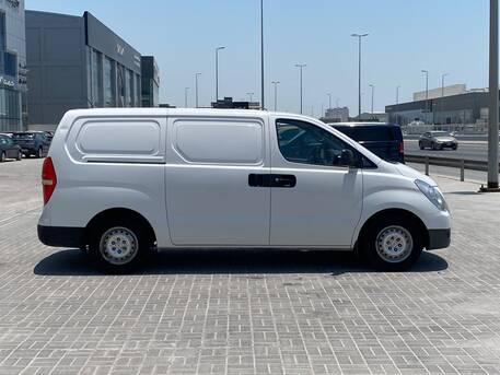 Manama, Vehicles, Cars & Trucks , BHD 3500,  Hyundai H1,  2018,  Manual,  178600 KM,  Hyundai H-1 2013 (Grey)