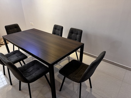 Riyadh, Furniture, SAR 1200,  Dining Table With 6 Chairs (homebox)