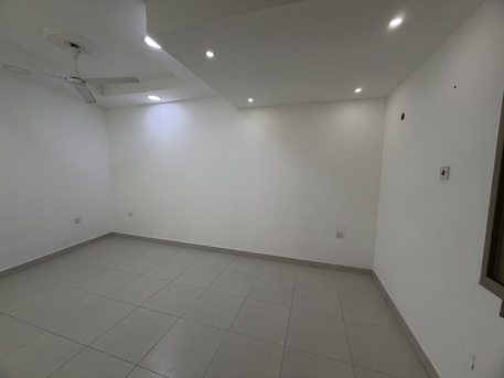 Salmaniya, Apartments, Flats, Houses & Villas, BHD 165/month,  1 BR,  1 Bedroom Flat For Rent With Ewa 165bd