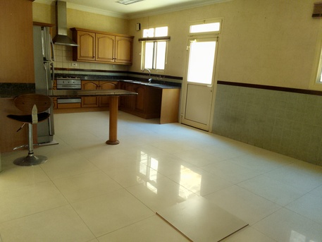 Mahooz, Villas, BHD 1300,  5 Bedroom Semi-furnished Villa For Rent