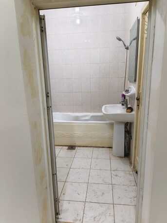 Jeddah, Rooms for Rent, SAR 1000/month,  One Room Is Available With Attached Bathroom