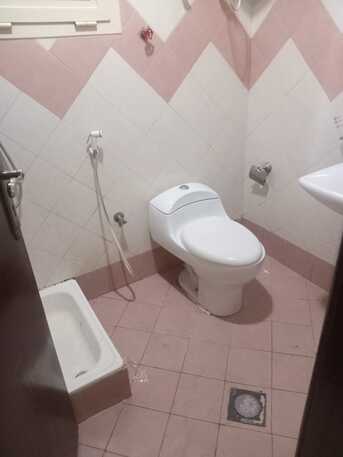 Jubail, Apartments, Flats, Houses & Villas, 4 BR,  If U Looking For Bachelor Falts Available Priam Location