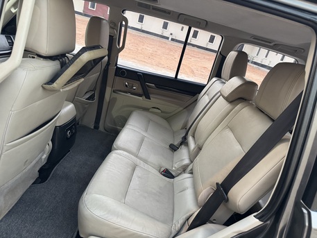 Riyadh, Vehicles, Cars & Trucks , SAR 46500,  Mitsubishi Pajero GLS 3.8L,  2016,  Automatic,  142000 KM,  Neat And Clean Less Driven 7 Seater