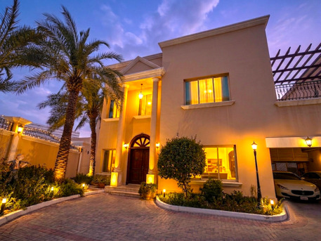 Salmaniya, Villas, BHD 900,  Furnished,  400 Sq. Meter,  Luxurious Fully Furnished Villa For Rent In Salihiya BD.900/-Inclusive