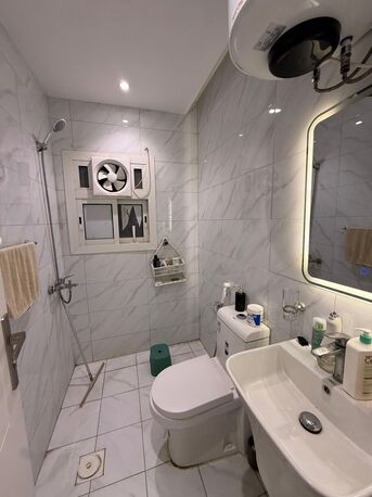 Jeddah, Apartments, Flats, Houses & Villas, SAR 20000/year,  Small 1bhk With Kitchenette For Couple