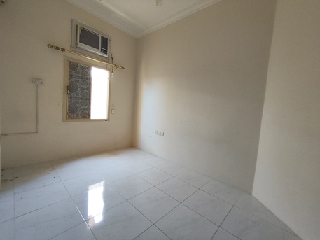 Manama, Apartments, Flats, Houses & Villas, BHD 75/year,  1 BR,  Sagaya:- Studio Flat Available On Rent..