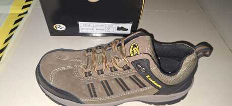 Hofuf, Clothing & Accessories, SAR 175,  SAFETY SHOES (ROAD MATE) NO-42