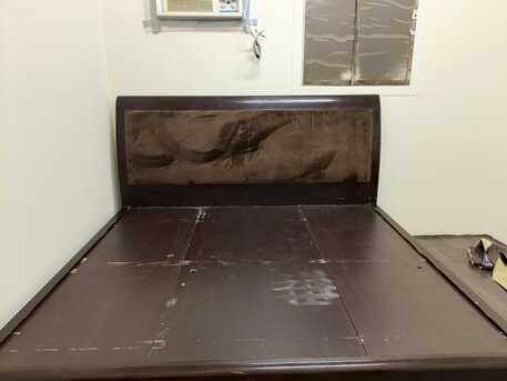 Al Batha, Household Items, SAR 400,  King Size Bed In Very Good Condition - Heavy- Strong For Sale