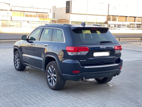 Manama, Vehicles, Cars & Trucks , BHD 7900,  Jeep Grand Cherokee,  2018,  Automatic,  95500 KM,    (Blue)