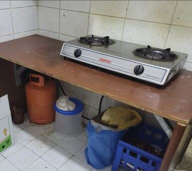 Riyadh, Household Items, SAR 350,  Stove And Cylinder With Regulator And Pipe