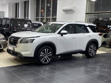 Manama, Vehicles, Cars & Trucks , BHD 15950,  Nissan Pathfinder SV,  2025,  Automatic,  14600 KM,    (White)