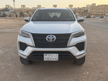 Riyadh, Vehicles, Cars & Trucks , SAR 100000,  Toyota Fortuner,  2024,  Automatic,  107000 KM,