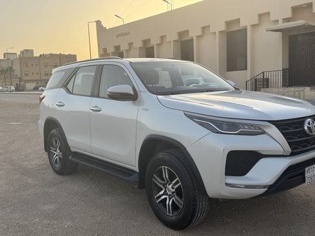 Riyadh, Vehicles, Cars & Trucks , SAR 100000,  Toyota Fortuner,  2024,  Automatic,  107000 KM,