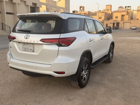 Riyadh, Vehicles, Cars & Trucks , SAR 100000,  Toyota Fortuner,  2024,  Automatic,  107000 KM,