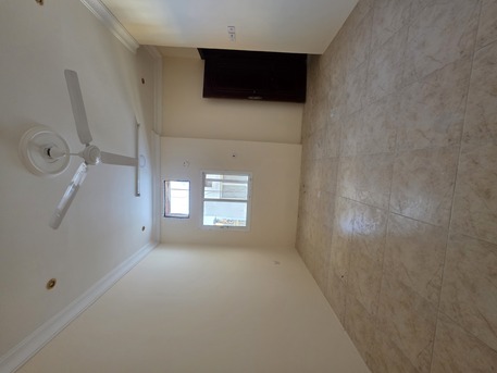 Manama, Apartments, Flats, Houses & Villas, BHD 120/month,  2 BR,  Very Neet UN Furnished 2 BHK Flat Without Ewa @120/BD In Rasruman