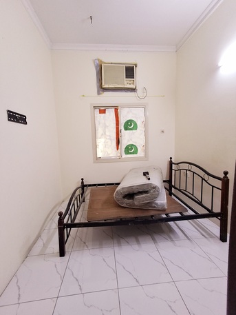 Manama, Apartments, Flats, Houses & Villas, BHD 160/month,  1 BR,  Semi Furnished 1 BHK Flat With Unlimited Ewa @160/BD In Rasruman