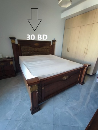 Manama, Furniture, BHD 60,  NEAT AND CLEAN DOUBLE BED + WARDROBE 6 DOORS