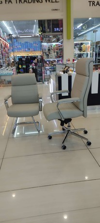 Manama, Furniture, BHD 77,  EXCEBET Big And Tall Office Chair With Footrest, PU Leather High Back Executive Office Cha