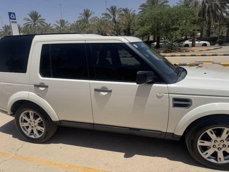 Diplomatic Quarter, Vehicles, Cars & Trucks , SAR 30000,  Land Rover LR3,  2009,  Automatic,  156000 KM,  Land Rover  LR 3  4.0 V6 For Sale