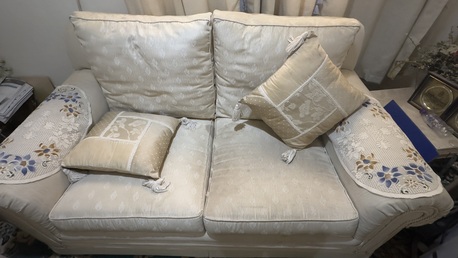 Riyadh, Furniture, SAR 850,  Sofa And Chair Set(9 Seater) With Marble Table