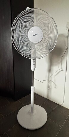 Riyadh, Appliances, SAR 750,  Philips Stand Fan,Devo Gaming Chair,TV 43 Inch,