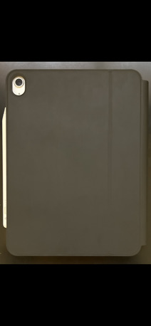 Dammam, Electronics, SAR 1200,  Apple IPad 10th Generation (64 GB, Silver) + Belkin Keyboard Case